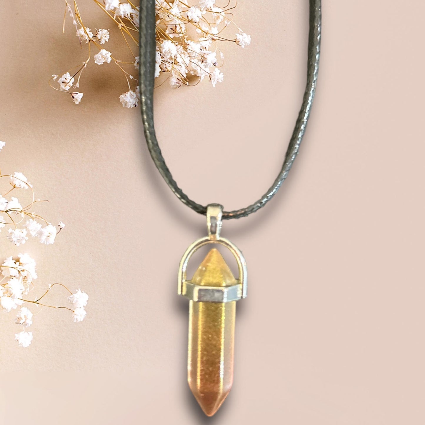 Pendant-–-Quartz-Aura