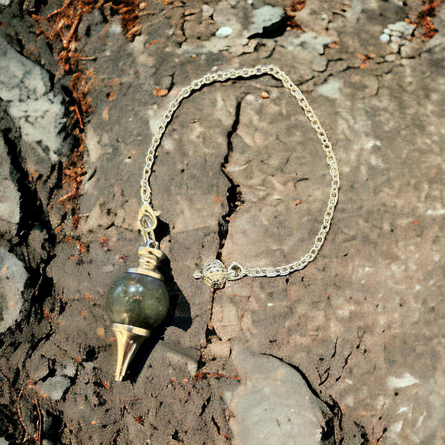 Sephoroton Labradorite Pendulum